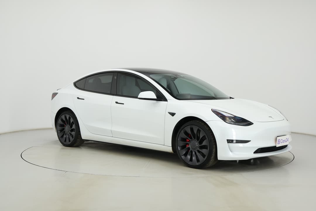 2022 Tesla Model 3 Performance, Automatic, 37333 km, Right Front Diagonal (45- Degree) View