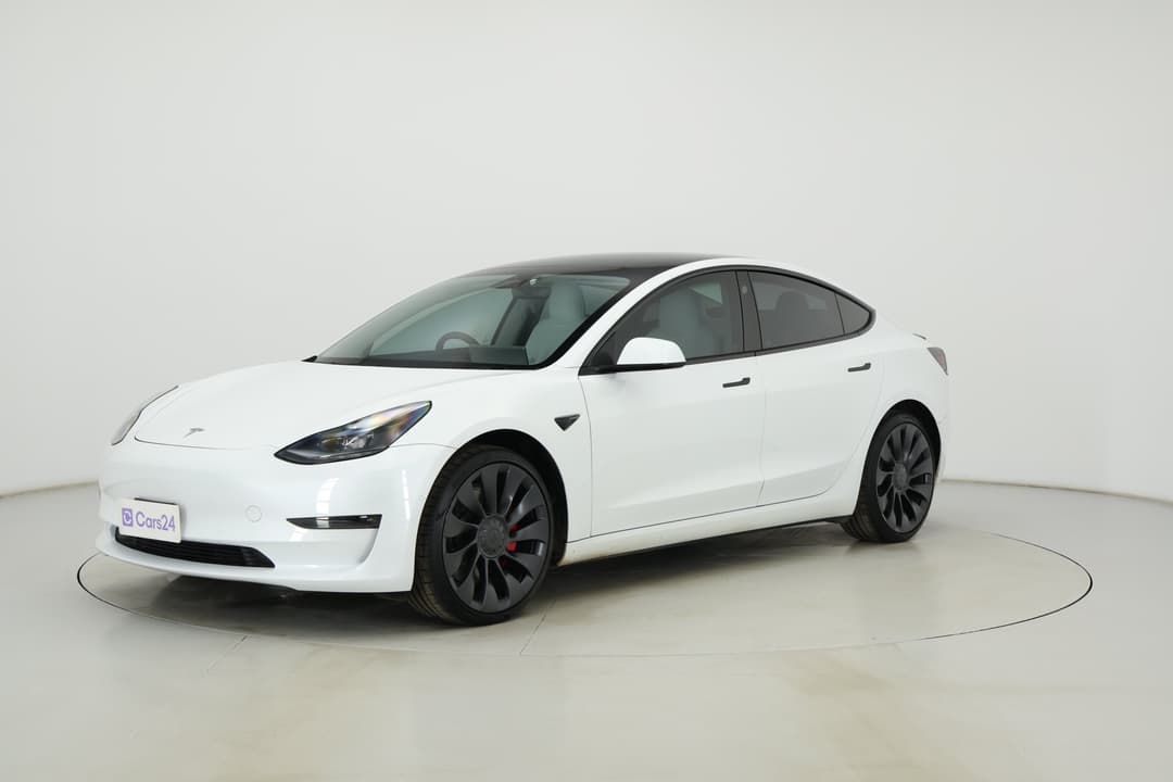 2022 Tesla Model 3 Performance, Automatic, 37333 km, Left Front Diagonal (45- Degree) View