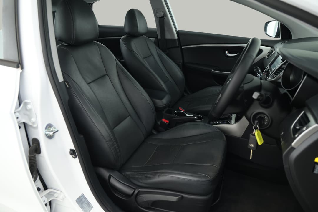 2016 Hyundai i30 Active X, Automatic, 63391 km, Right Side Front Door Cabin View