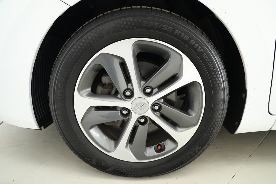 2016 Hyundai i30 Active X, Automatic, 63391 km, Left Front Wheel