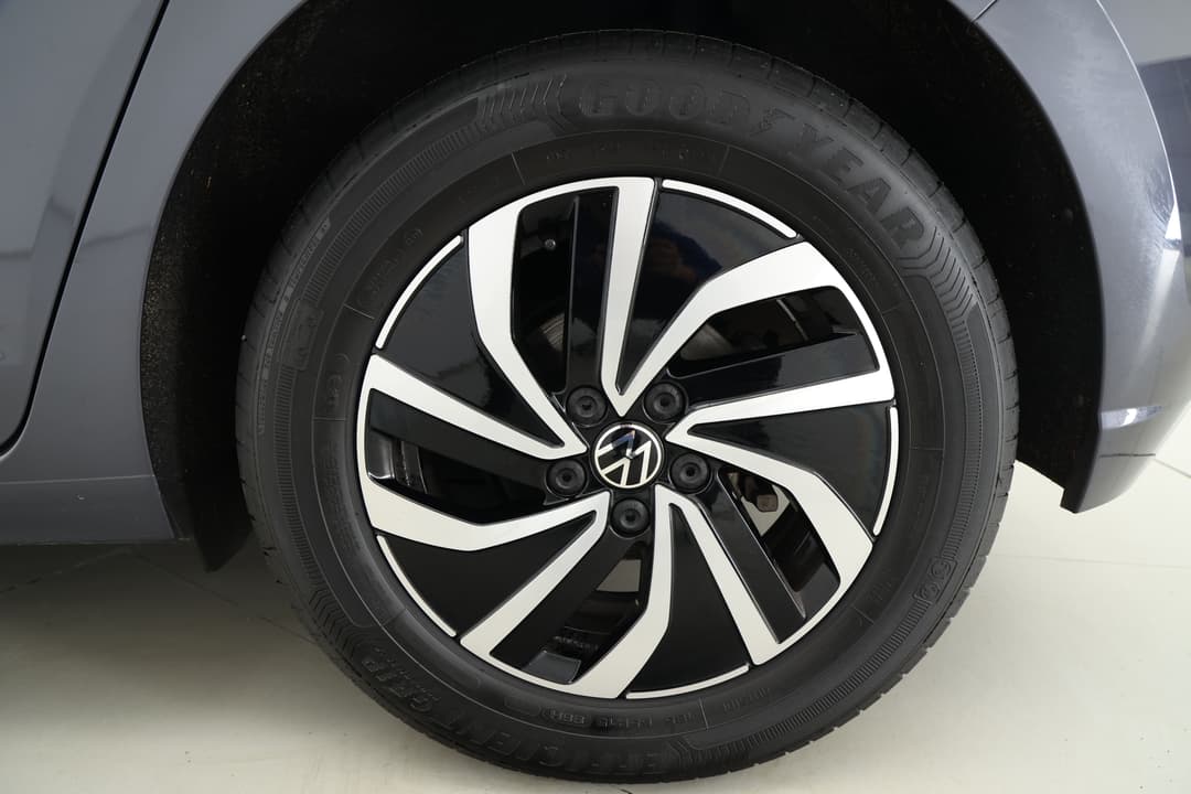 2024 Volkswagen Polo Life, Automatic, 23351 km, Left Rear Wheel