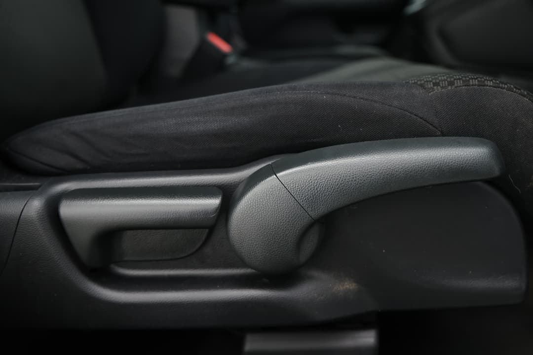 2016 Honda CR-V Vti (4x2), Automatic, 99182 km, Drivers Side Adjustment Panel