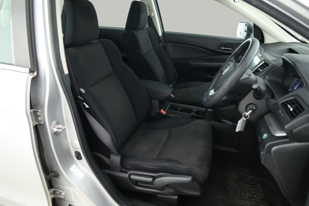 2016 Honda CR-V Vti (4x2), Automatic, 99182 km, Right Side Front Door Cabin View