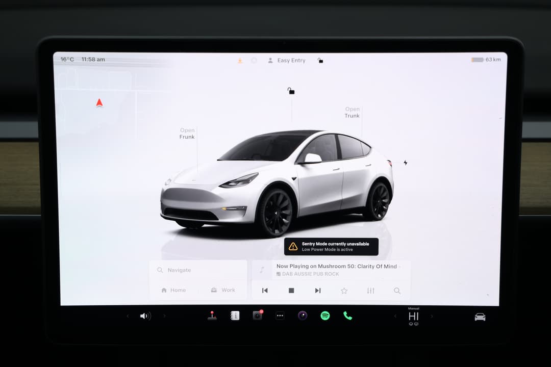 2023 Tesla Model Y Long Range, Automatic, 54935 km, Infotainment System