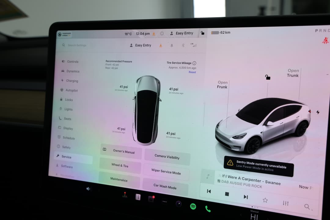 2023 Tesla Model Y Long Range, Automatic, 54935 km, Service History