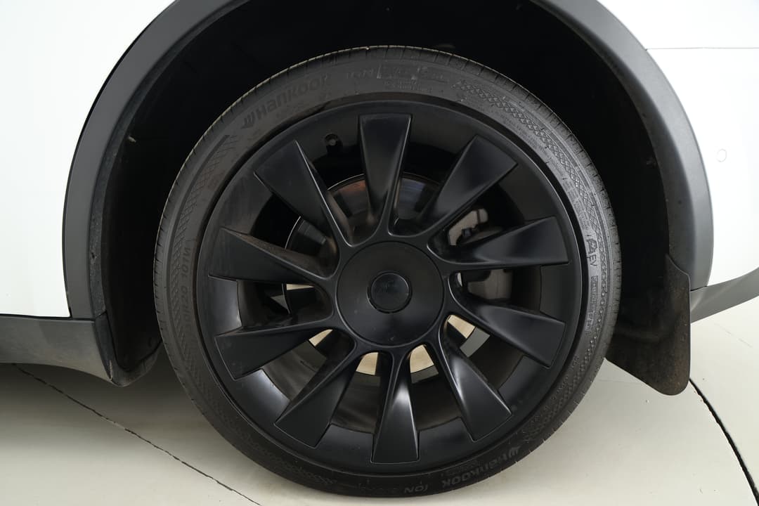 2023 Tesla Model Y Long Range, Automatic, 54935 km, Left Rear Wheel