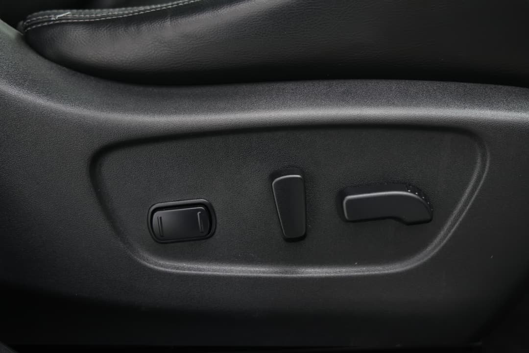 2018 Nissan X-trail Ti (4WD), Automatic, 57743 km, Drivers Side Adjustment Panel
