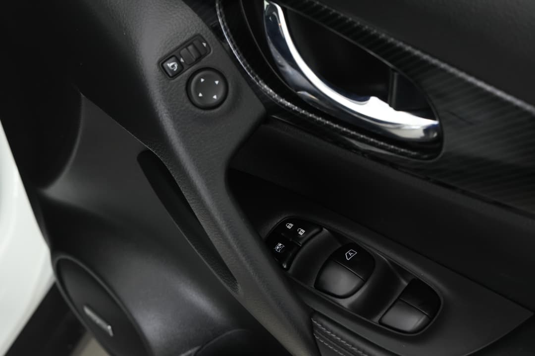 2018 Nissan X-trail Ti (4WD), Automatic, 57743 km, Drivers Side Door Panel Controls