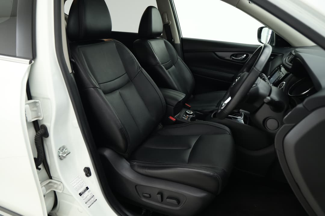 2018 Nissan X-trail Ti (4WD), Automatic, 57743 km, Right Side Front Door Cabin View