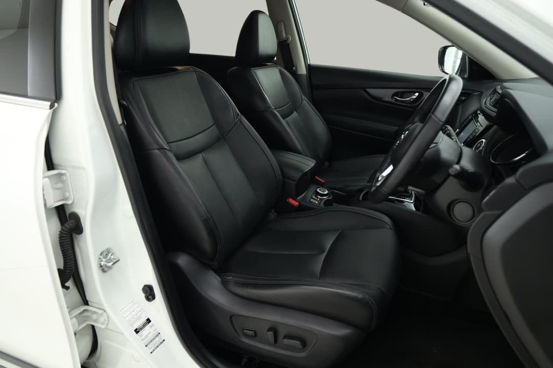 2018 Nissan X-trail Ti (4WD), Automatic, 57743 km, Right Side Front Door Cabin View