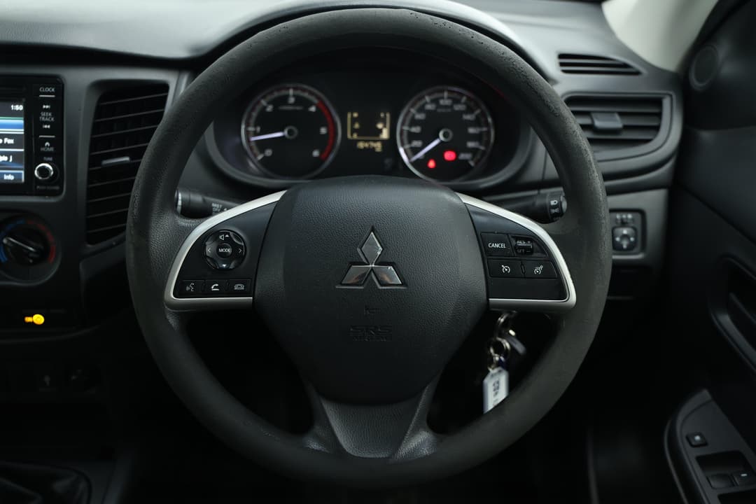 2020 Mitsubishi Triton Glx (4x4), Manual, 154745 km, Steering Wheel Close-up
