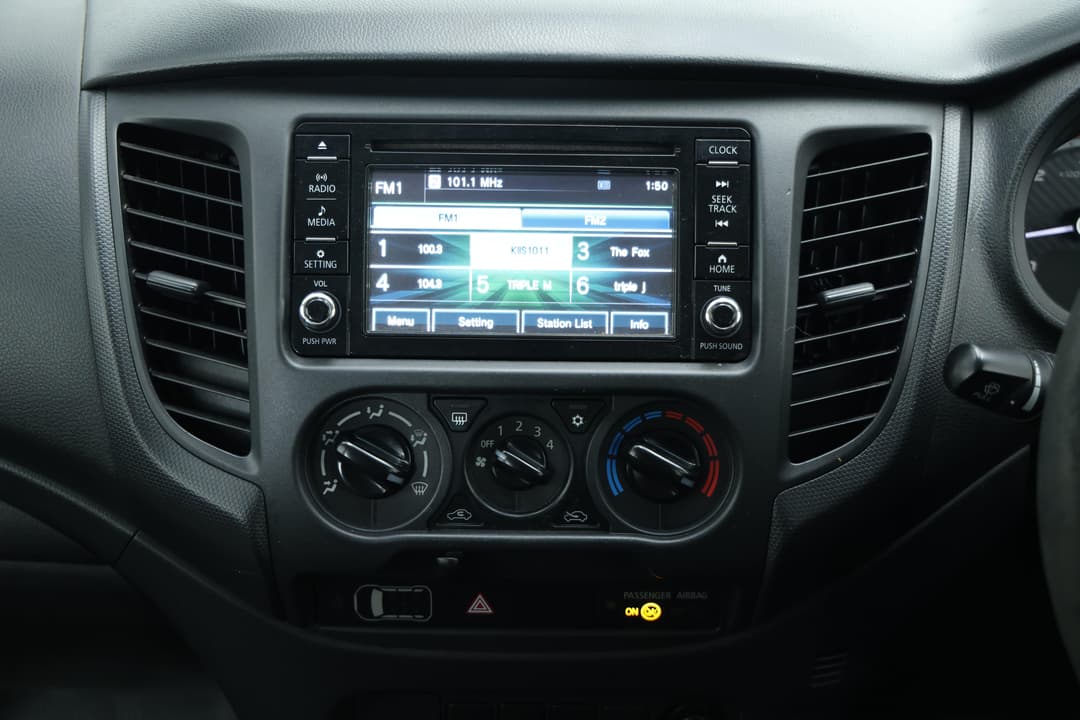 2020 Mitsubishi Triton Glx (4x4), Manual, 154745 km, Center Console