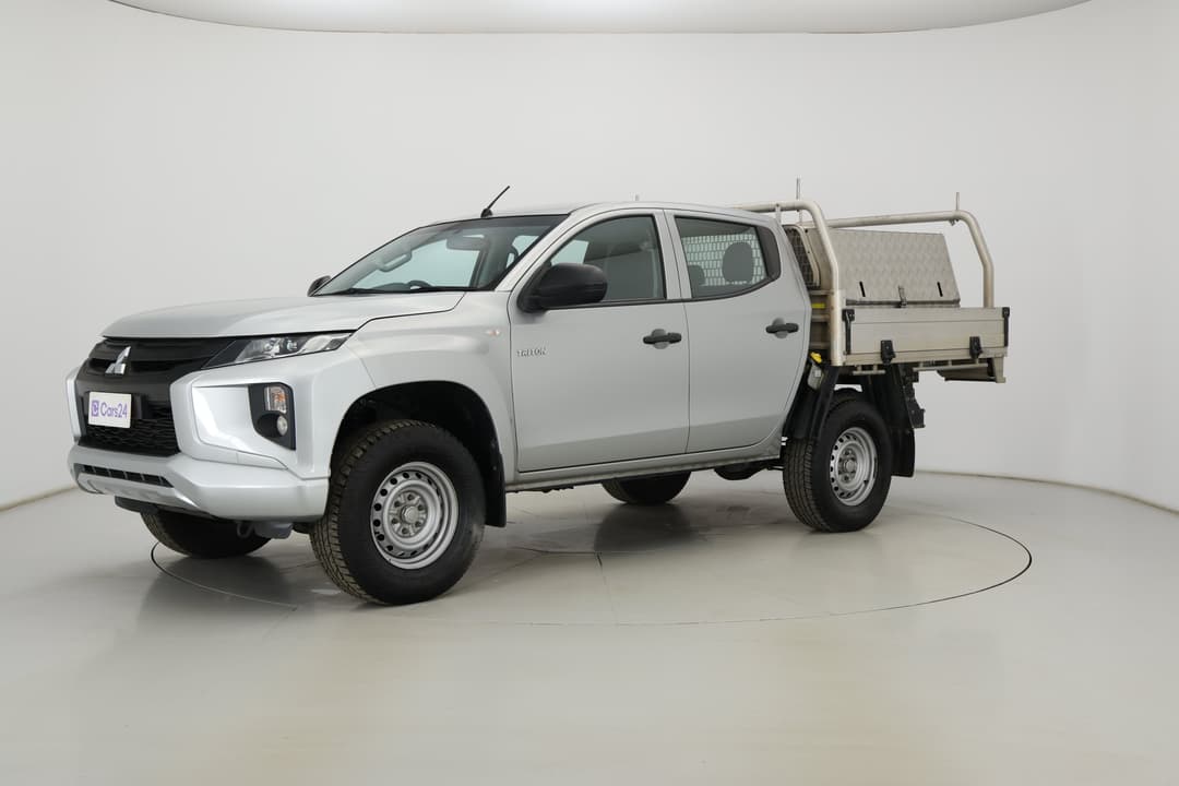 2020 Mitsubishi Triton Glx (4x4), Manual, 154745 km, Left Front Diagonal (45- Degree) View