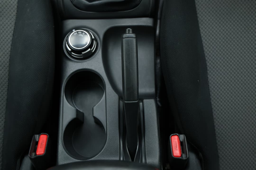 2020 Mitsubishi Triton Glx (4x4), Manual, 154745 km, Handbrake