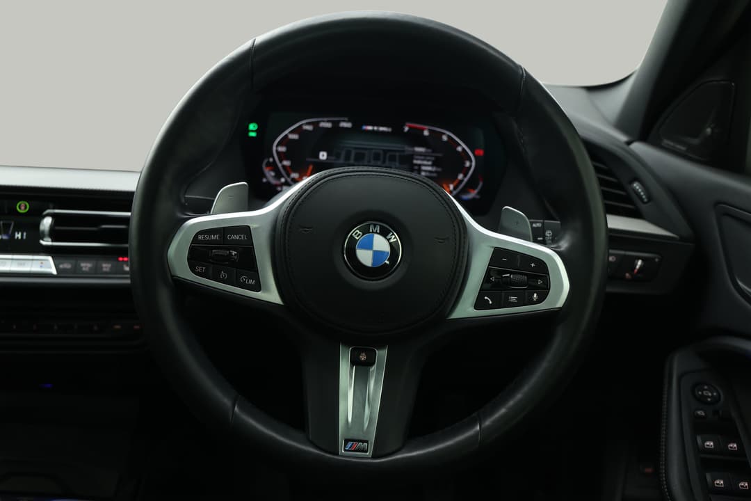 2021 BMW 1 M135i xDrive, Automatic, 56892 km, Steering Wheel Close-up
