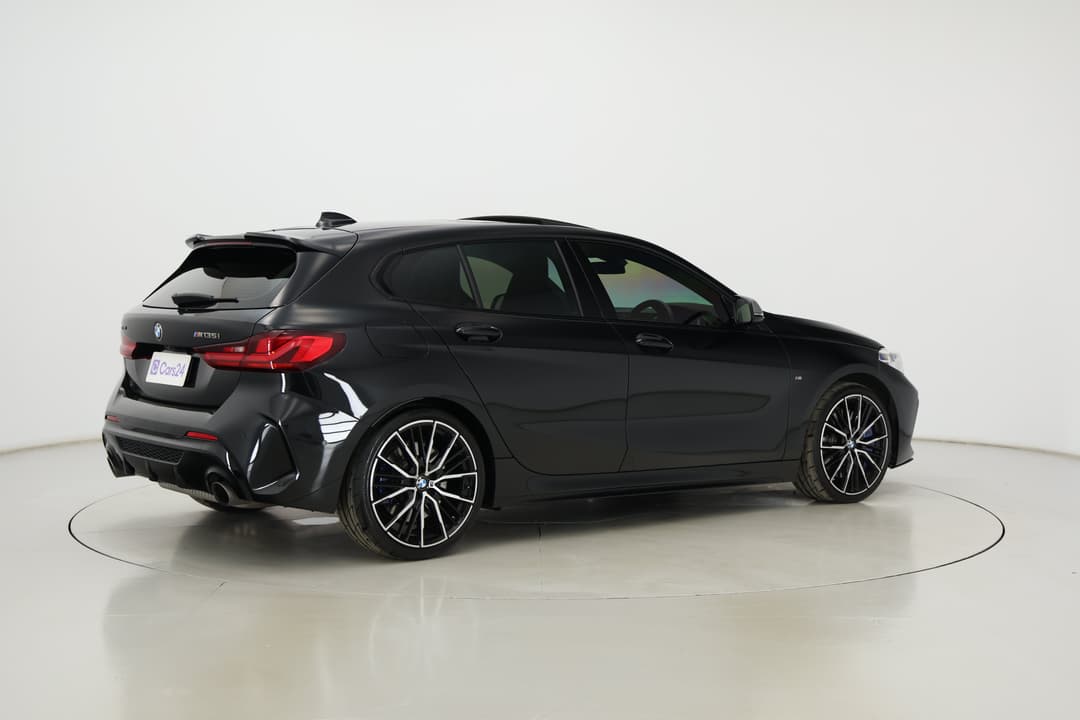 2021 BMW 1 M135i xDrive, Automatic, 56892 km, Right Back Diagonal (45- Degree) View