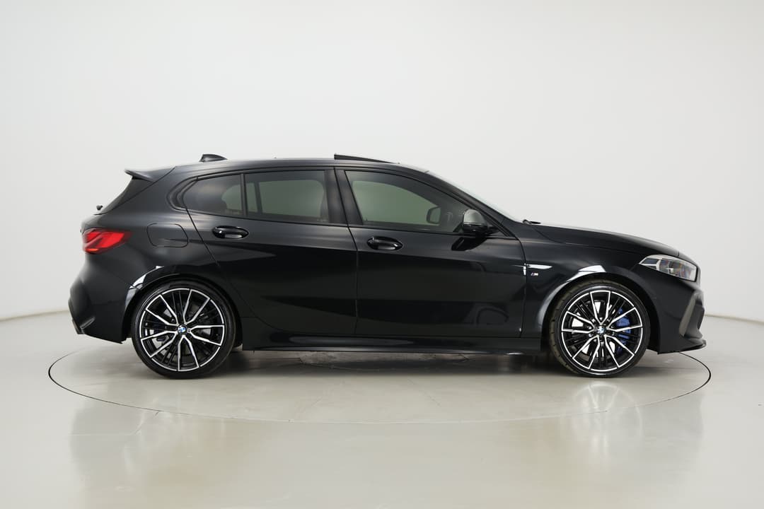 2021 BMW 1 M135i xDrive, Automatic, 56892 km, Right Side View