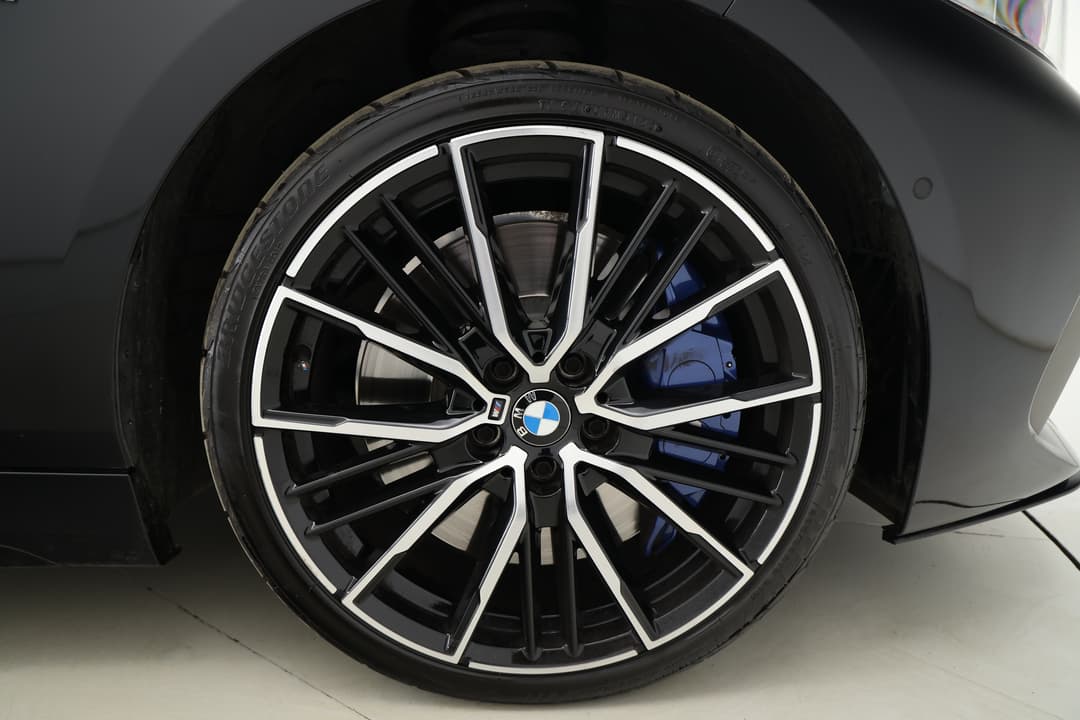 2021 BMW 1 M135i xDrive, Automatic, 56892 km, Right Front Wheel