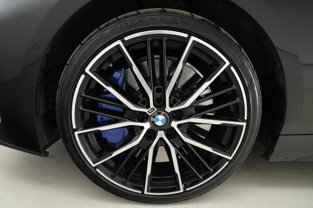2021 BMW 1 M135i xDrive, Automatic, 56892 km, Left Front Wheel