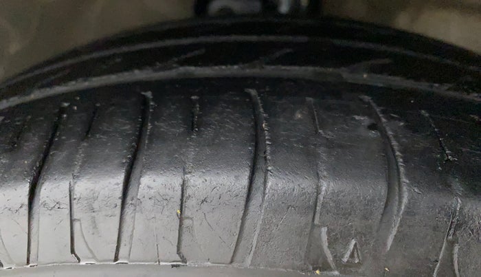 2018 Maruti Celerio VXI CNG, CNG, Manual, 1,15,213 km, Right Front Tyre Tread