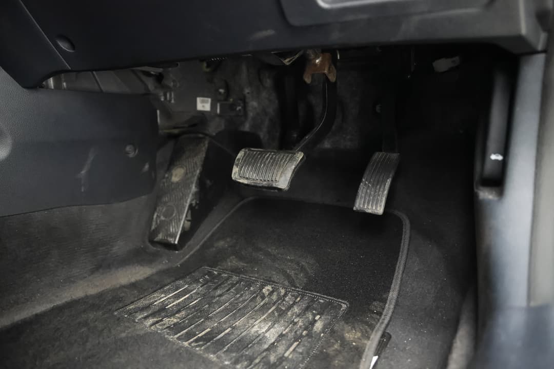2016 Kia Rio S, Automatic, 120023 km, Pedals and Footmat
