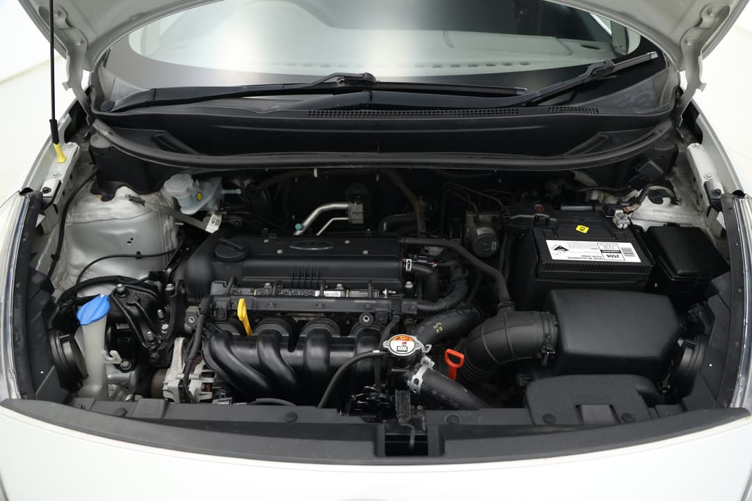 2016 Kia Rio S, Automatic, 120023 km, Open Bonnet (Engine)