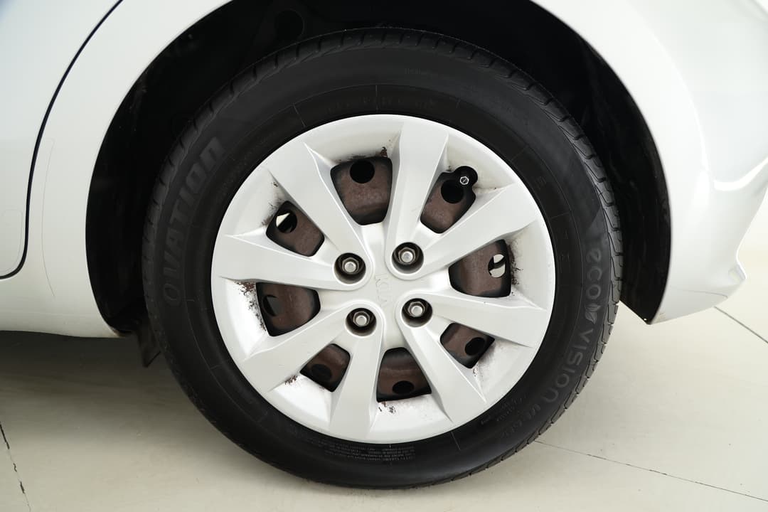 2016 Kia Rio S, Automatic, 120023 km, Left Rear Wheel
