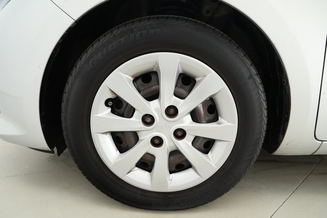 2016 Kia Rio S, Automatic, 120023 km, Left Front Wheel