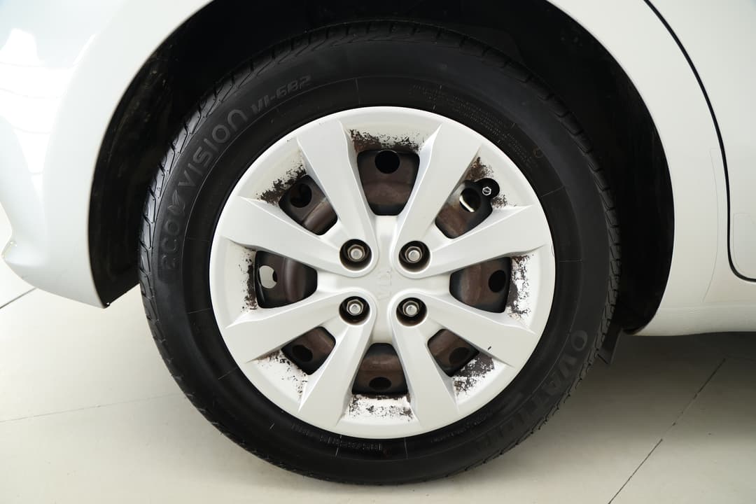 2016 Kia Rio S, Automatic, 120023 km, Right Rear Wheel