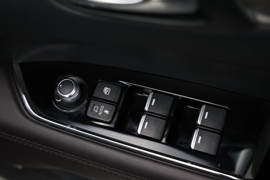 2023 Mazda CX-5 Akera (AWD), Automatic, 11853 km, Drivers Side Door Panel Controls