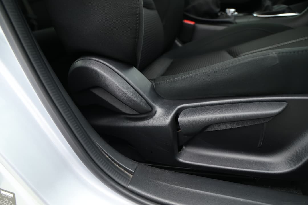 2016 Mazda 3 Maxx, Manual, 54513 km, Drivers Side Adjustment Panel
