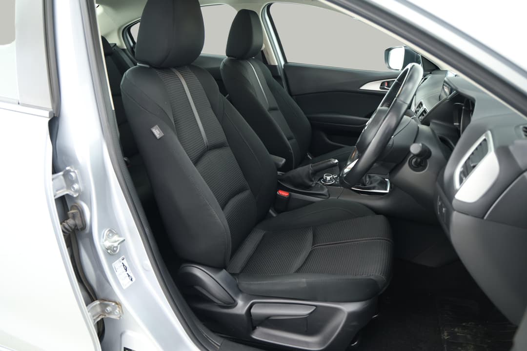 2016 Mazda 3 Maxx, Manual, 54513 km, Right Side Front Door Cabin View