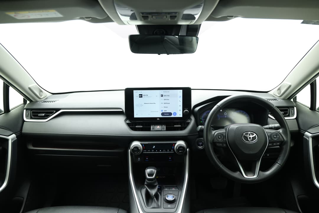 2023 Toyota RAV4 Cruiser (AWD) Hybrid, Automatic, 39075 km, Dashboard View