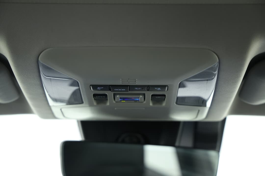 2023 Toyota RAV4 Cruiser (AWD) Hybrid, Automatic, 39075 km, On-Roof Controls/Sunglass holder