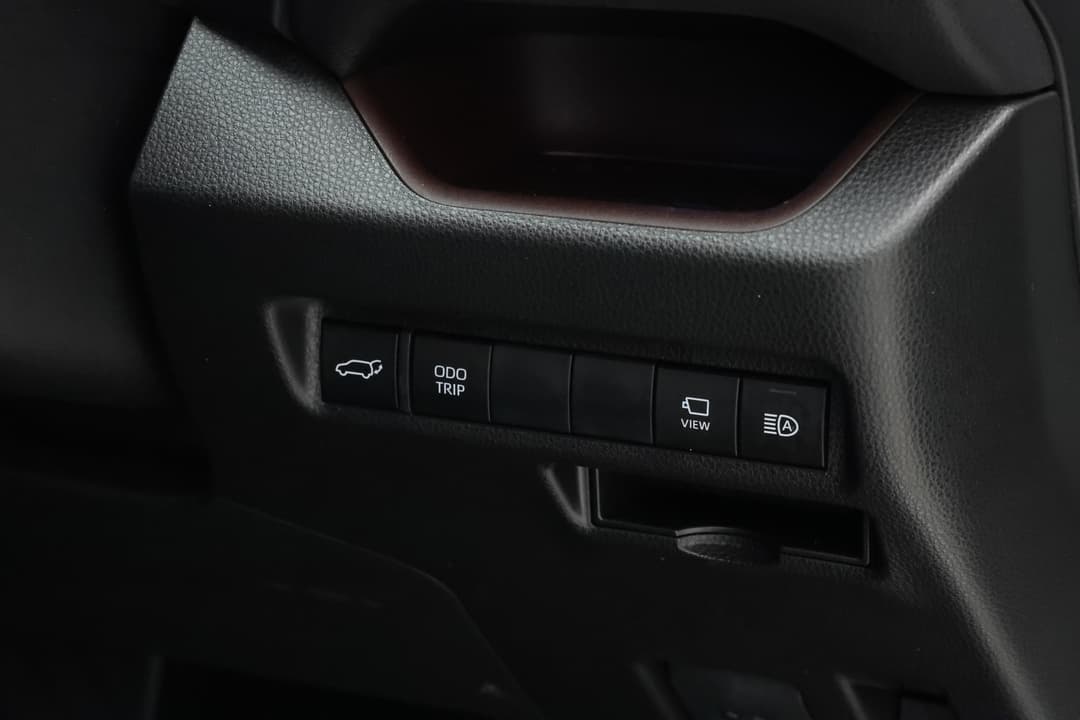 2023 Toyota RAV4 Cruiser (AWD) Hybrid, Automatic, 39075 km, Utility Switches/Buttons