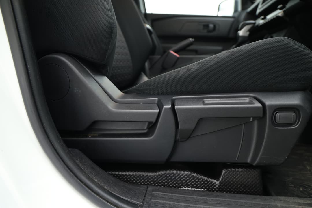 2024 Mitsubishi Triton Glx (4x2), Automatic, 55917 km, Drivers Side Adjustment Panel