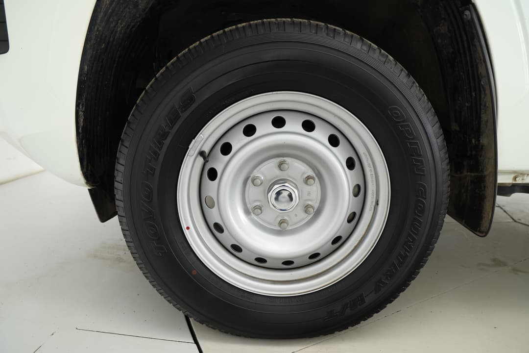 2024 Mitsubishi Triton Glx (4x2), Automatic, 55917 km, Left Front Wheel