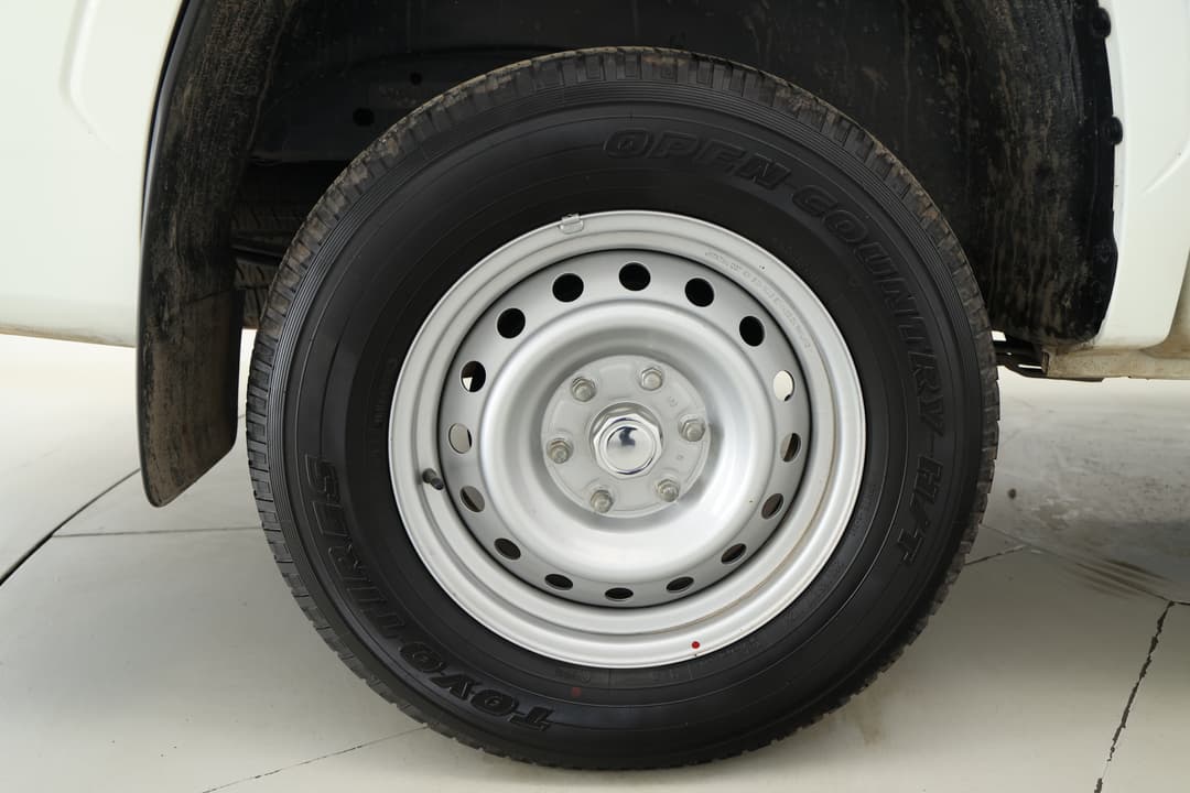 2024 Mitsubishi Triton Glx (4x2), Automatic, 55917 km, Right Rear Wheel