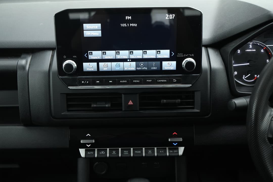 2024 Mitsubishi Triton Glx (4x2), Automatic, 55917 km, Center Console