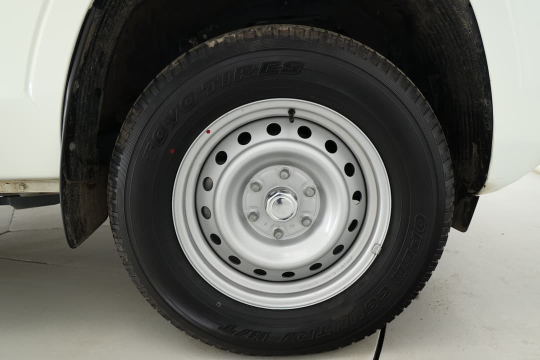 2024 Mitsubishi Triton Glx (4x2), Automatic, 55917 km, Right Front Wheel
