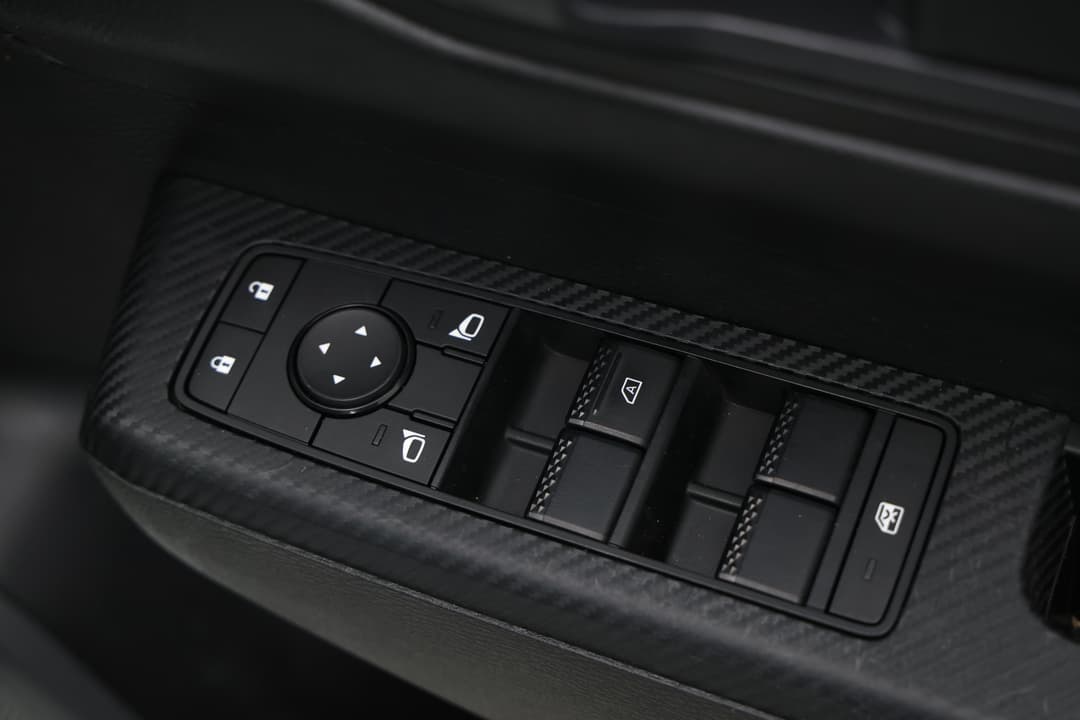2024 Mitsubishi Triton Glx (4x2), Automatic, 55917 km, Drivers Side Door Panel Controls