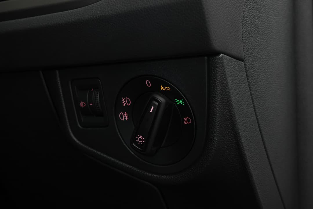 2019 Volkswagen Polo 85tsi Comfortline, Automatic, 48647 km, Utility Switches/Buttons