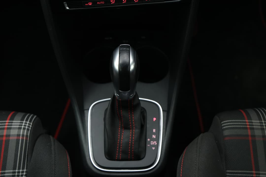 2017 Volkswagen Polo Gti, Automatic, 105592 km, Gear Lever 