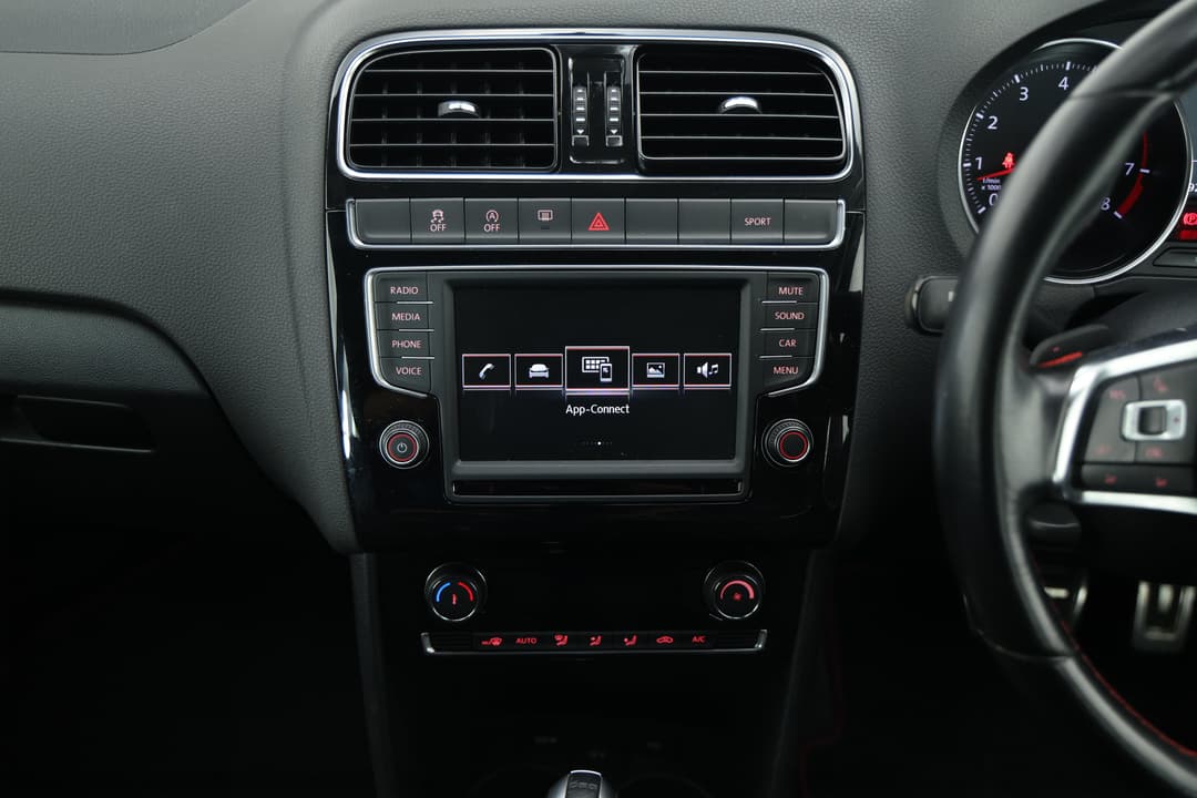 2017 Volkswagen Polo Gti, Automatic, 105592 km, Center Console