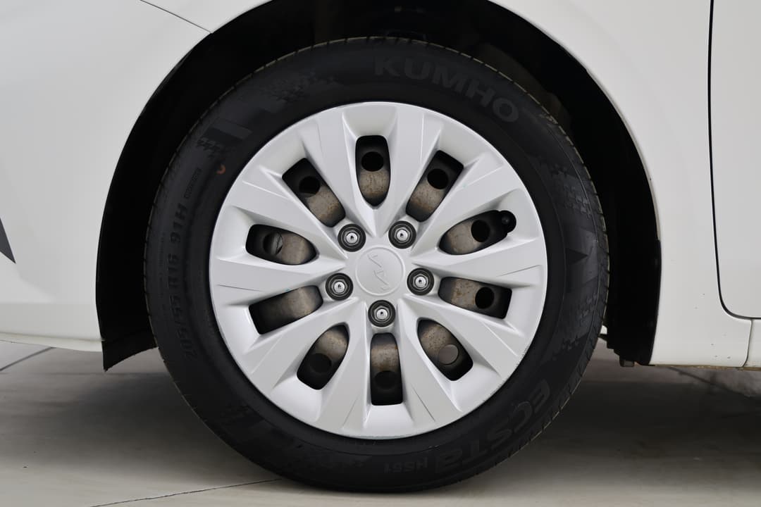 2021 Kia Cerato S, Automatic, 44027 km, Left Front Wheel