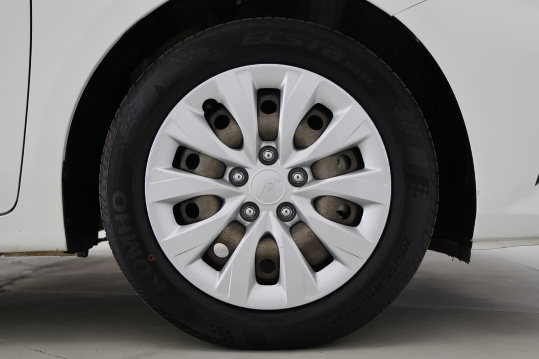 2021 Kia Cerato S, Automatic, 44027 km, Right Front Wheel