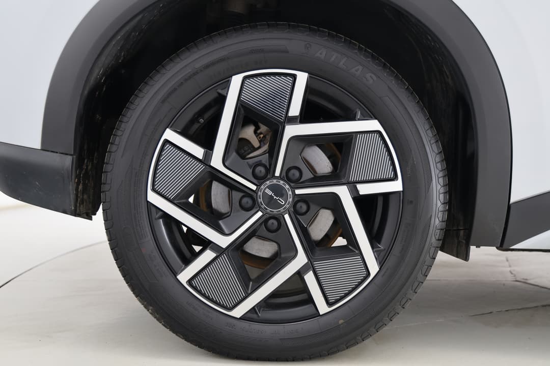 2023 Byd Atto 3 Extended Range, Automatic, 65782 km, Right Rear Wheel
