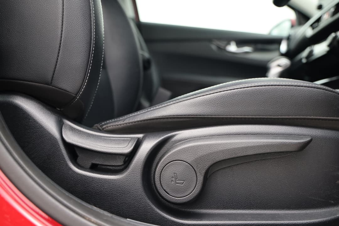 2022 Kia Cerato Sport+, Automatic, 62344 km, Drivers Side Adjustment Panel