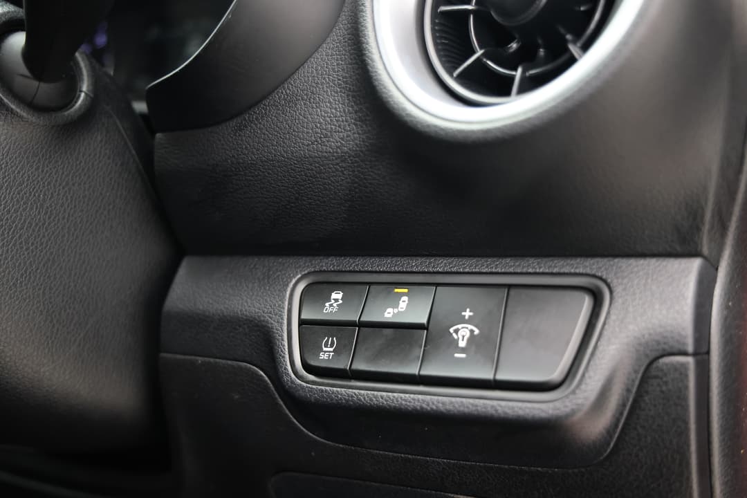 2022 Kia Cerato Sport+, Automatic, 62344 km, Utility Switches/Buttons