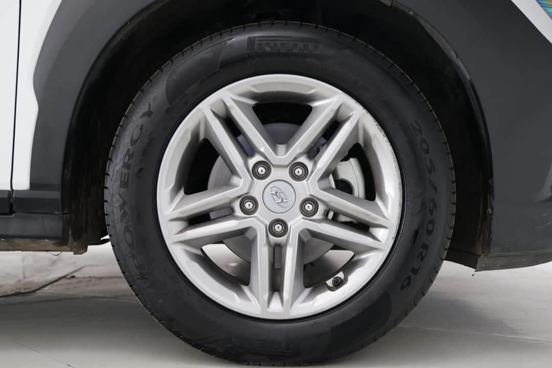 2021 Hyundai Kona (FWD), Automatic, 56914 km, Right Front Wheel